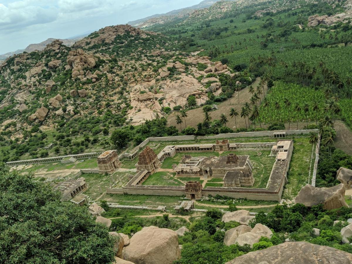 Hotel Varsha Hampi Exterior foto